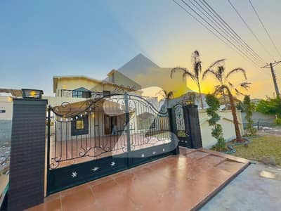 17 Marla Main Boulevard Park Facing House For Sale Buch Villas A++ Solid Construction With Warranty