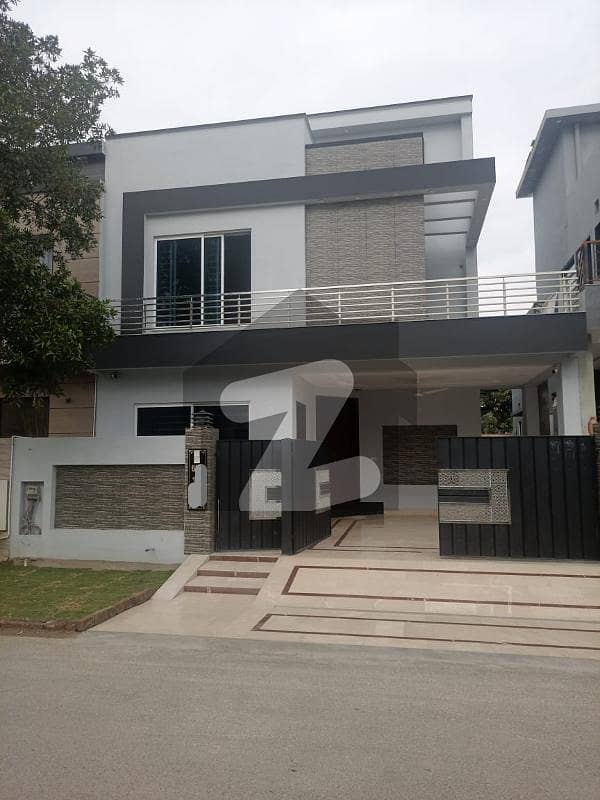 10 Marla Like Brand New Beautiful House Available For Sale