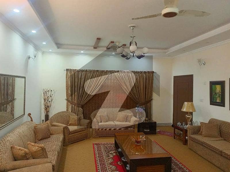 جوہر ٹاؤن لاہور میں 3 کمروں کا 9 مرلہ بالائی پورشن 62.0 ہزار میں کرایہ پر دستیاب ہے۔