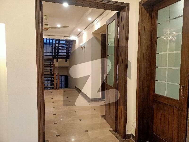 ڈیوائن گارڈنز لاہور میں 5 کمروں کا 14 مرلہ مکان 6.0 کروڑ میں برائے فروخت۔