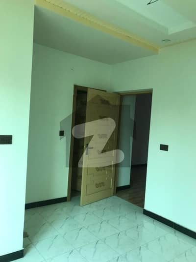 جھنگ روڈ فیصل آباد میں 5 کمروں کا 5 مرلہ مکان 1.85 کروڑ میں برائے فروخت۔