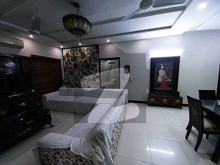 ڈی ایچ اے فیز 6 ڈیفنس (ڈی ایچ اے),لاہور میں 4 کمروں کا 7 مرلہ مکان 1.65 لاکھ میں کرایہ پر دستیاب ہے۔