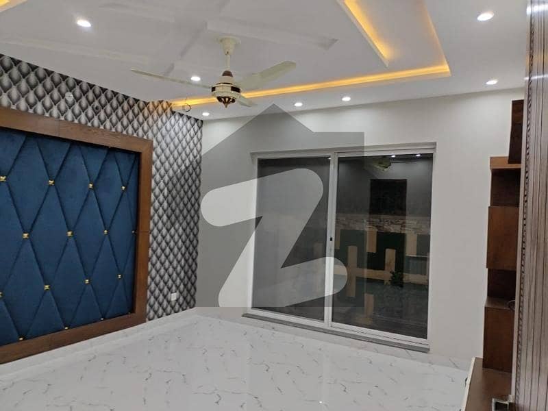 A Well Designed House Is Up For sale In An Ideal Location In Lahore