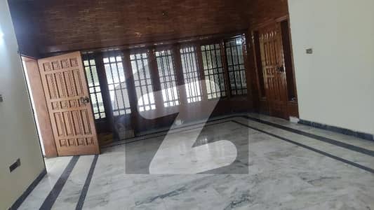 2 kanal available for office on circular Road university town
