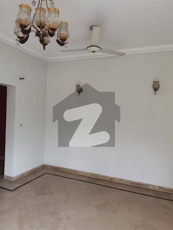 8 Marla Beautiful Luxurious Full House For Rent In DHA Phase 3 Lahore
