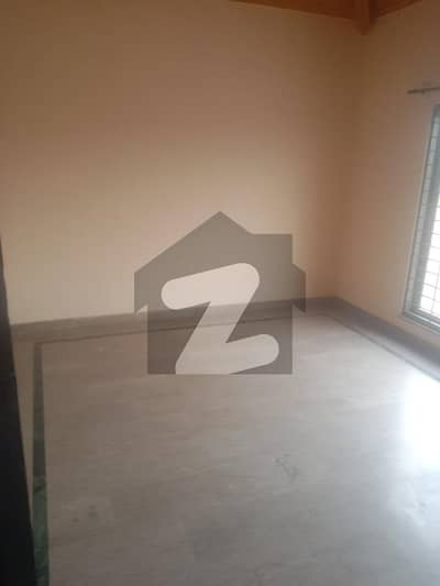 10 Marla Upper Portion LOWER LOCK For RENT Phase 6 DHA