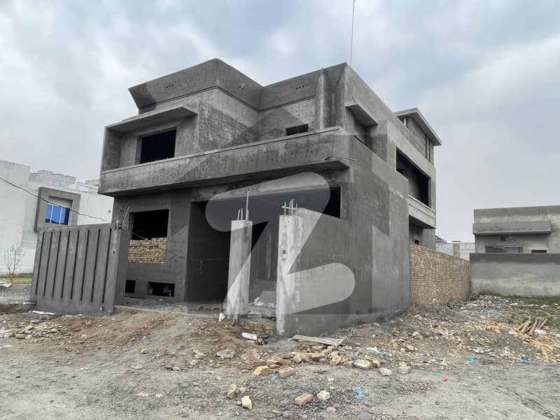 10 Marla Understand Construction House For Sale In Regi Model Town Zone 3