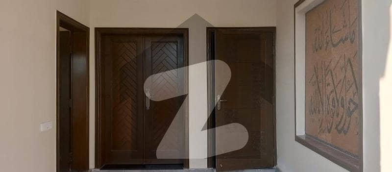 ڈریم گارڈنز ڈیفینس روڈ,لاہور میں 4 کمروں کا 5 مرلہ مکان 2.6 کروڑ میں برائے فروخت۔