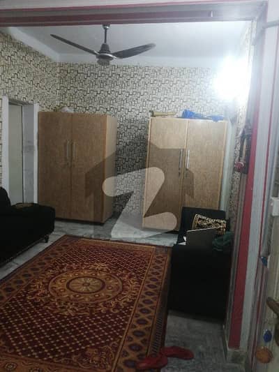 گلبرگ 3 گلبرگ,لاہور میں 2 کمروں کا 5 مرلہ زیریں پورشن 30.0 ہزار میں کرایہ پر دستیاب ہے۔