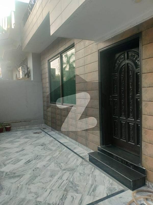 جوہر ٹاؤن فیز 1 جوہر ٹاؤن,لاہور میں 5 کمروں کا 10 مرلہ مکان 3.6 کروڑ میں برائے فروخت۔