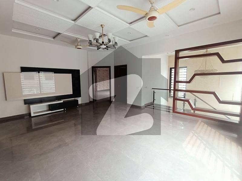 Near National Hospital Luxury Separate Gate 1 Kanal Ultra Modern Upper Portion Available For Rent