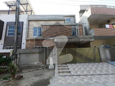 نیسپاک سکیم فیز 3 ڈیفینس روڈ,لاہور میں 5 کمروں کا 9 مرلہ مکان 3.5 کروڑ میں برائے فروخت۔
