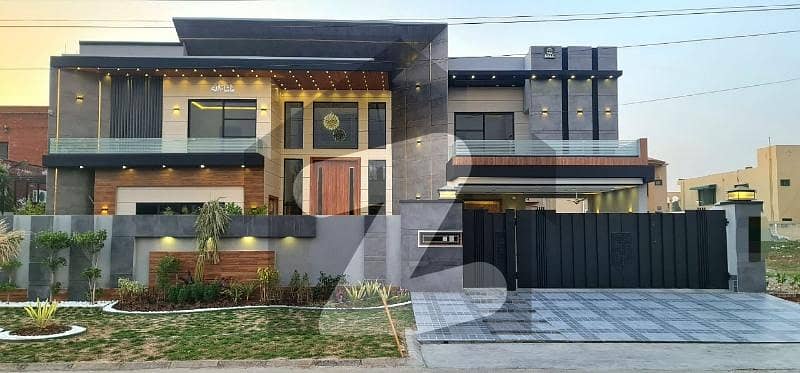 House In Valencia - Block D Lahore