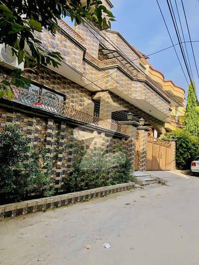 نیو لالہ زار راولپنڈی میں 5 کمروں کا 10 مرلہ مکان 2.7 کروڑ میں برائے فروخت۔