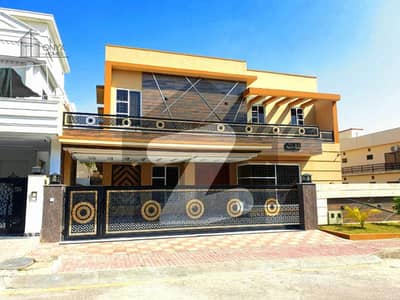 بحریہ ٹاؤن فیز 4 بحریہ ٹاؤن راولپنڈی,راولپنڈی میں 5 کمروں کا 1 کنال مکان 9.3 کروڑ میں برائے فروخت۔