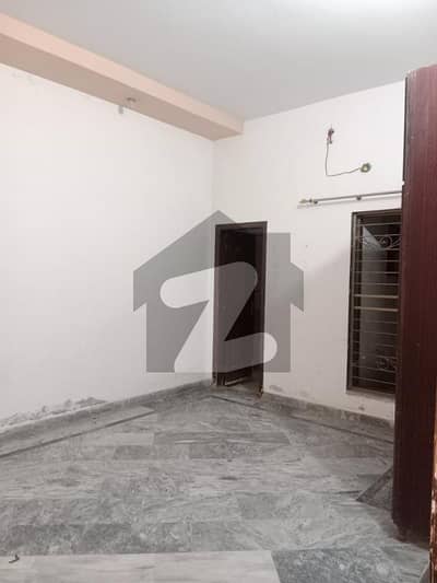 In Guldasht Town - Block A 10 Marla Upper Portion For Rent