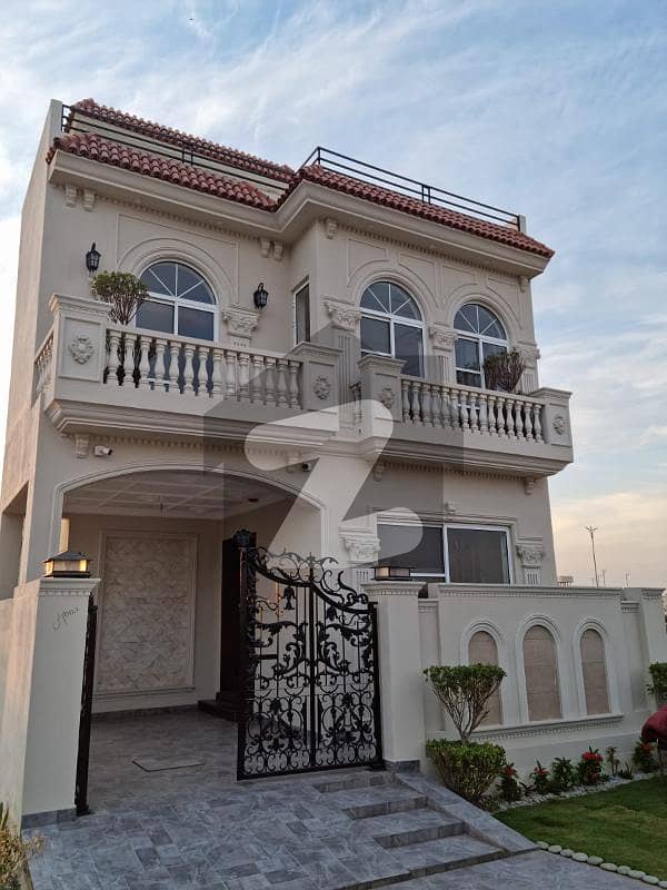 Near Park Masjid And Commercial Market 5 Marla Super Luxury Spanish Villa House Available For Rent