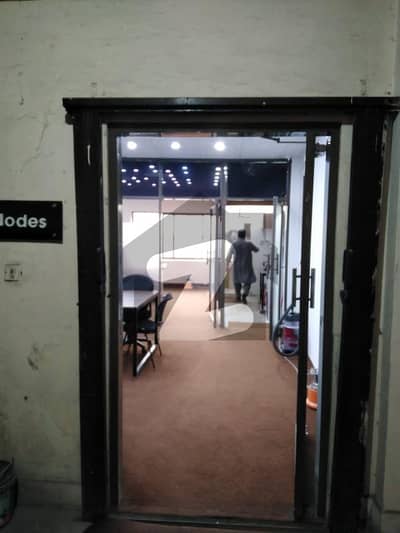 ڈیوس روڈ لاہور میں 2 کمروں کا 2 مرلہ دفتر 55.0 لاکھ میں برائے فروخت۔