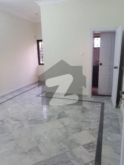 پی ڈبلیو ڈی ہاؤسنگ سکیم اسلام آباد میں 1 کمرے کا 1 مرلہ فلیٹ 25.0 لاکھ میں برائے فروخت۔