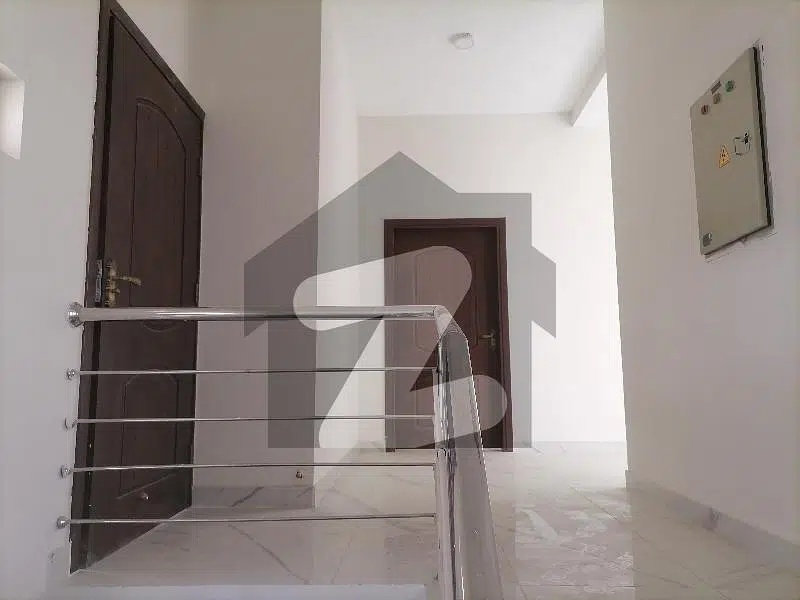Ideally Located House Of 500 Square Yards Is Available For rent In Karachi