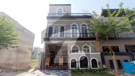 الکبیر فیز 2 - بلاک سی الکبیر ٹاؤن - فیز 2,الکبیر ٹاؤن,رائیونڈ روڈ,لاہور میں 3 کمروں کا 3 مرلہ مکان 1.35 کروڑ میں برائے فروخت۔