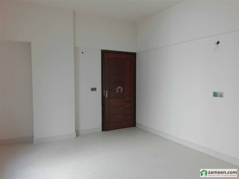 4th Flor Flat For Rent In Nishat Commercial