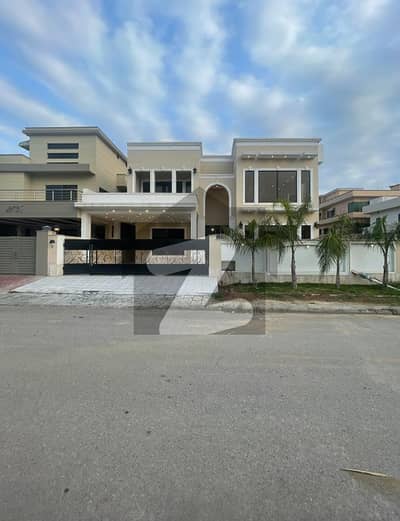 HEIGHTED AREA: 1 KANAL MARGALLA FACING HOUSE