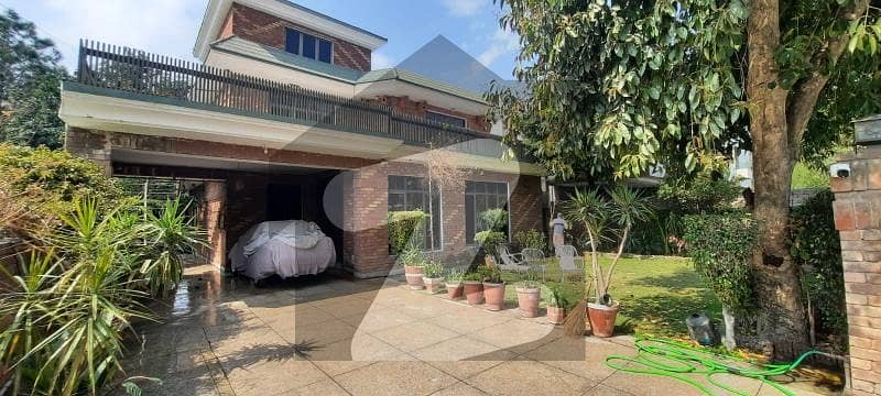 ماڈل ٹاؤن ۔ بلاک کے ماڈل ٹاؤن,لاہور میں 4 کمروں کا 1 کنال مکان 9.9 کروڑ میں برائے فروخت۔