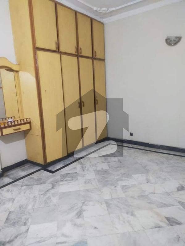 پی سی ایس آئی آر سٹاف کالونی لاہور میں 3 کمروں کا 8 مرلہ مکان 2.0 کروڑ میں برائے فروخت۔