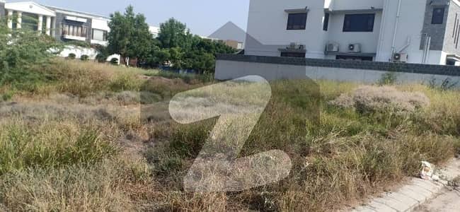 1000 yards residential plot for sale on 22nd lane big front can be divided into 2, at prime locatio
