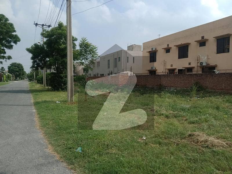 16 MARLA HOT LOCATION PLOT IN STATE LIFE HOUSING SOCIETY PHASE 1 LAHORE