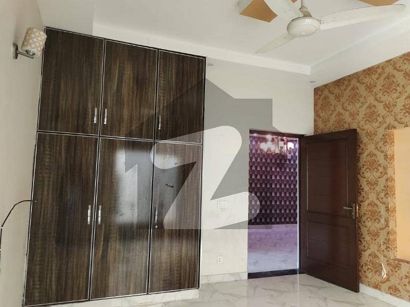 واپڈا ٹاؤن فیز 1 واپڈا ٹاؤن,لاہور میں 5 کمروں کا 10 مرلہ مکان 1.35 لاکھ میں کرایہ پر دستیاب ہے۔