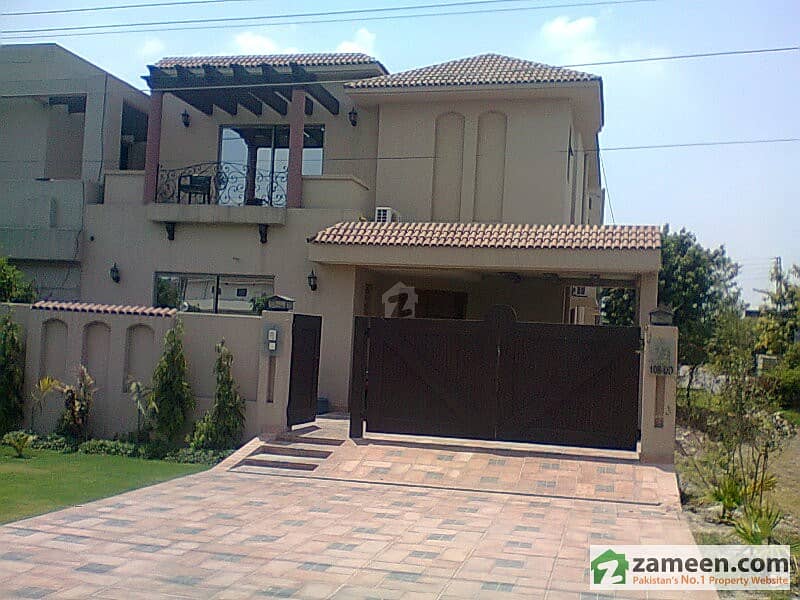 25x40 Top Location Double Storey 4 Bedrooms House Is For Sale In G-11 On Main Road