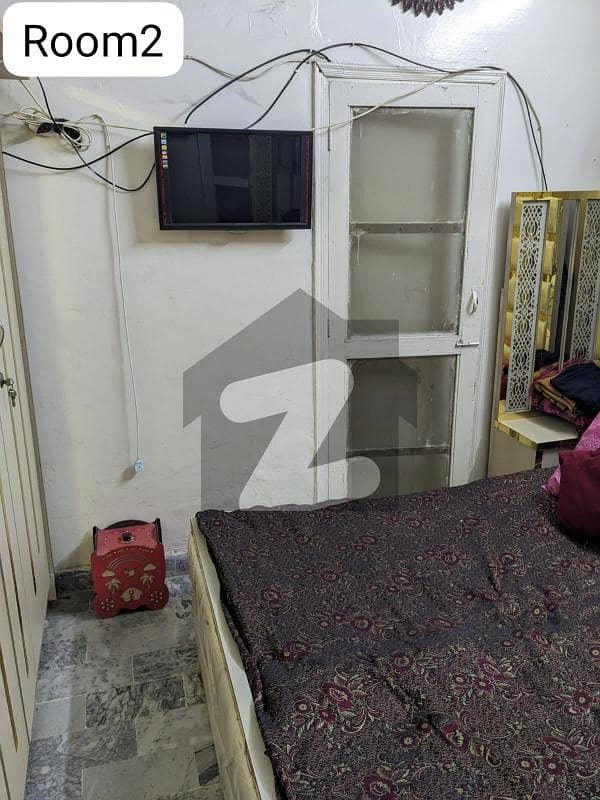 ابوالحسن اصفہا نی روڈ کراچی میں 2 کمروں کا 3 مرلہ فلیٹ 23.0 ہزار میں کرایہ پر دستیاب ہے۔