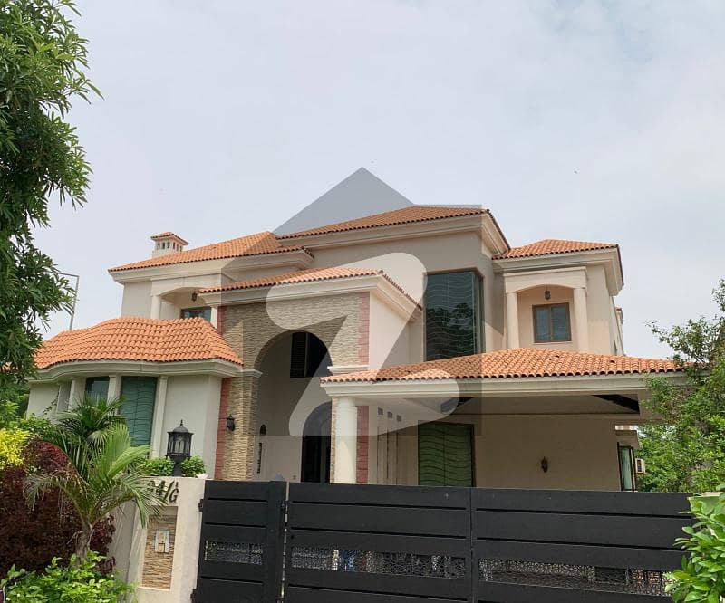 Near Pak Masjid And Commercial Market Super Luxurious 1 Kanal Spanish Villa Bungalow Available For Rent