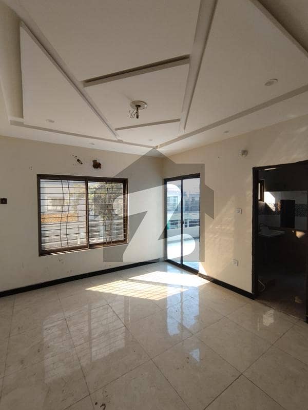 10 MARLA UPPER PORTION AVAILABLE FOR RENT IN GULE DAMAN SOCIETY