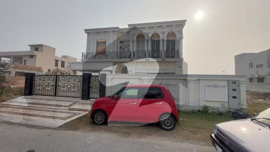 1.5 Kanal Brand New Lower Lock Upper Portion Available For Rent In DHA Phase'6 Lahore