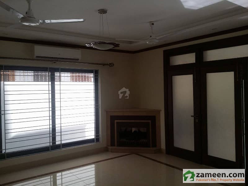 Double Story Banglow For Rent In G-10 Islamabad.