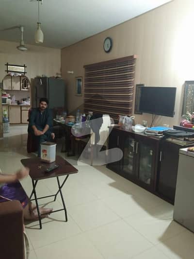 نارتھ ناظم آباد ۔ بلاک جی نارتھ ناظم آباد,کراچی میں 3 کمروں کا 8 مرلہ فلیٹ 2.3 کروڑ میں برائے فروخت۔
