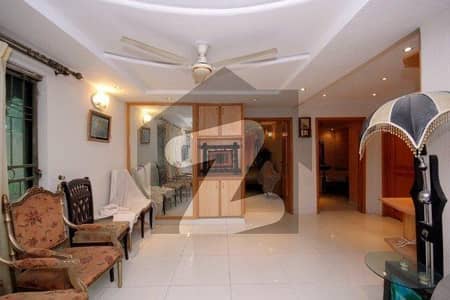 الرحمان گارڈن لاہور میں 3 کمروں کا 10 مرلہ زیریں پورشن 70.0 ہزار میں کرایہ پر دستیاب ہے۔
