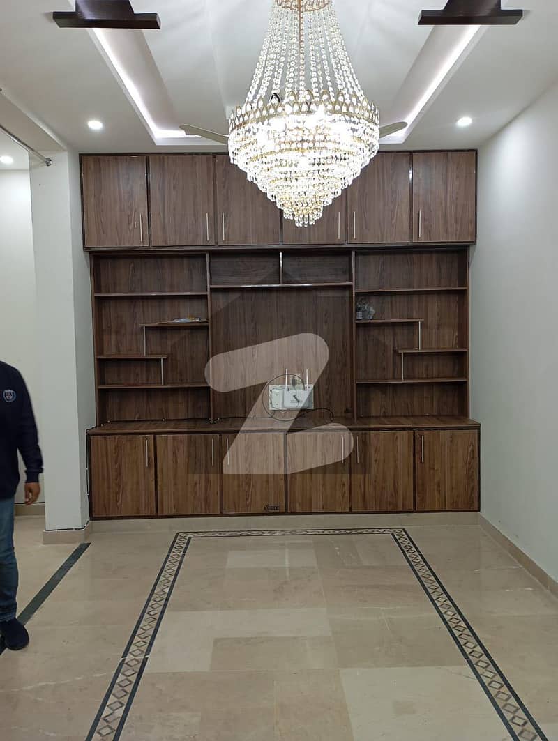ایم پی سی ایچ ایس ۔ ملٹی گارڈنز بی ۔ 17,اسلام آباد میں 4 کمروں کا 8 مرلہ مکان 75.0 ہزار میں کرایہ پر دستیاب ہے۔