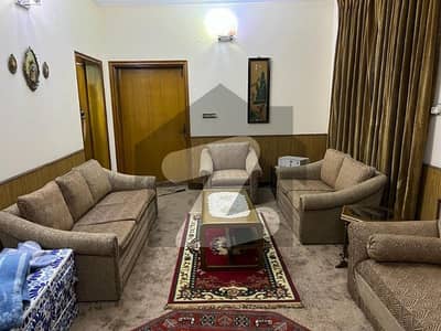 NO COMMISSION - DIRECT DEAL - 10 Marla Livable House in Tariq Block for sale