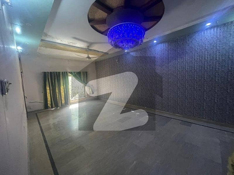 مرغزار آفیسرز کالونی لاہور میں 4 کمروں کا 1 کنال زیریں پورشن 75.0 ہزار میں کرایہ پر دستیاب ہے۔