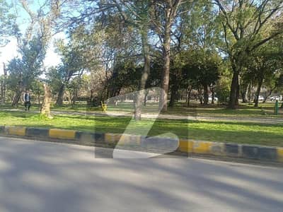 1244 Yards beautiful liveable house park facing in the prime sector E-7 Islamabad
