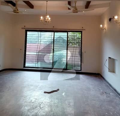 Reasonably-Priced 1 Kanal House In DHA Phase 2 - Block Q, Lahore Is Available As Of Now