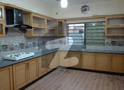 Prime Location G-8 1500 Square Feet House Up For sale