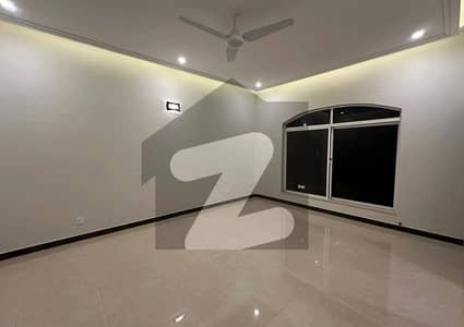 Unoccupied Prime Location House Of 1250 Square Feet Is Available For Sale In G-10