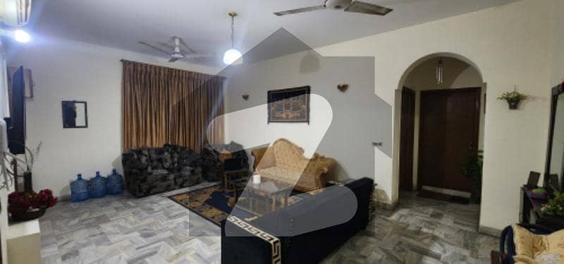 فیصل ٹاؤن لاہور میں 4 کمروں کا 10 مرلہ مکان 1.35 لاکھ میں کرایہ پر دستیاب ہے۔