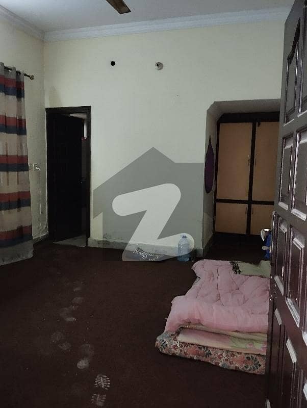 جی ۔ 8 اسلام آباد میں 1 کمرے کا 2 مرلہ کمرہ 25.0 ہزار میں کرایہ پر دستیاب ہے۔