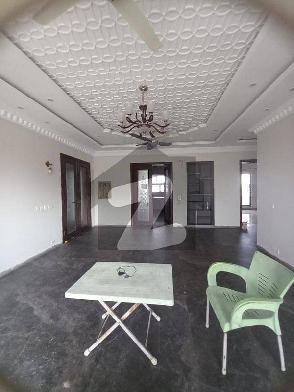 One Kanal Slightly Used Lower Portion With Basement For Rent In Dha Phase 7